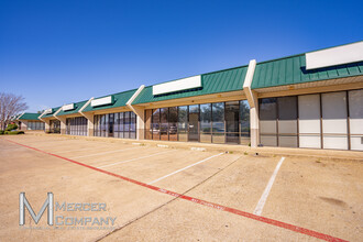 2837-2849 Galleria Dr, Arlington, TX à louer Photo de l’immeuble– Image 1 sur 5