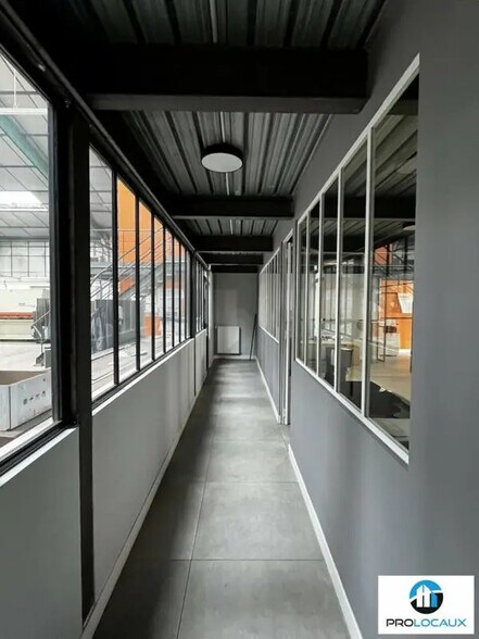 Local d'activités dans Creil à vendre - Photo intérieure – Image 2 sur 11