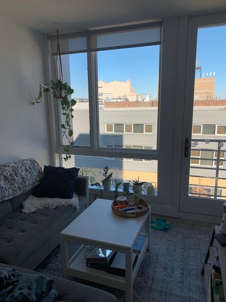 2510 38th Ave, Long Island City, NY à vendre - Photo intérieure – Image 3 sur 52