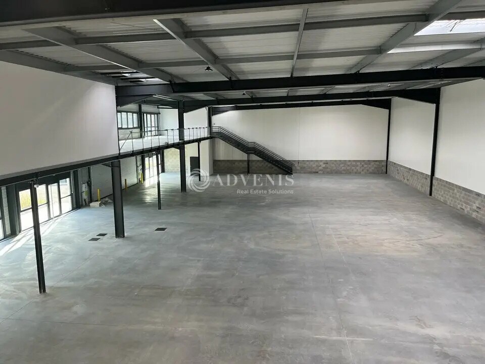 Local d’activités dans Saint-Laurent-de-Mure à louer Photo intérieure– Image 1 sur 10