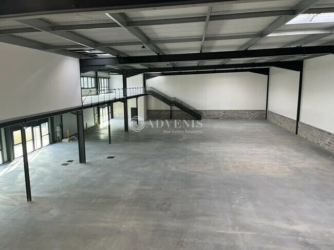 Plus de détails pour Local d'activités à louer