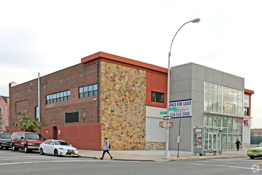 7555-7581 31st Ave, Flushing, NY à louer - Photo principale – Image 3 sur 4