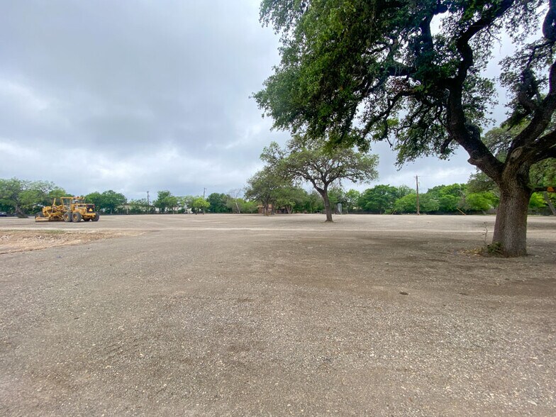 7540 Bandera rd, San Antonio, TX à louer - Photo de l’immeuble – Image 2 sur 10