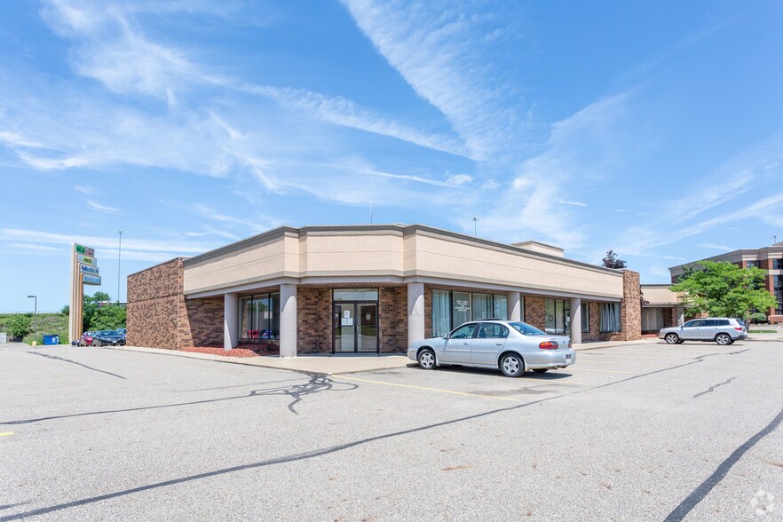 3969 Convenience Cir NW, Canton, OH à louer - Photo de l’immeuble – Image 2 sur 5