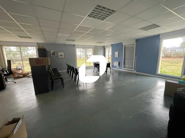 Bureau dans Mios à louer - Photo intérieure – Image 3 sur 4