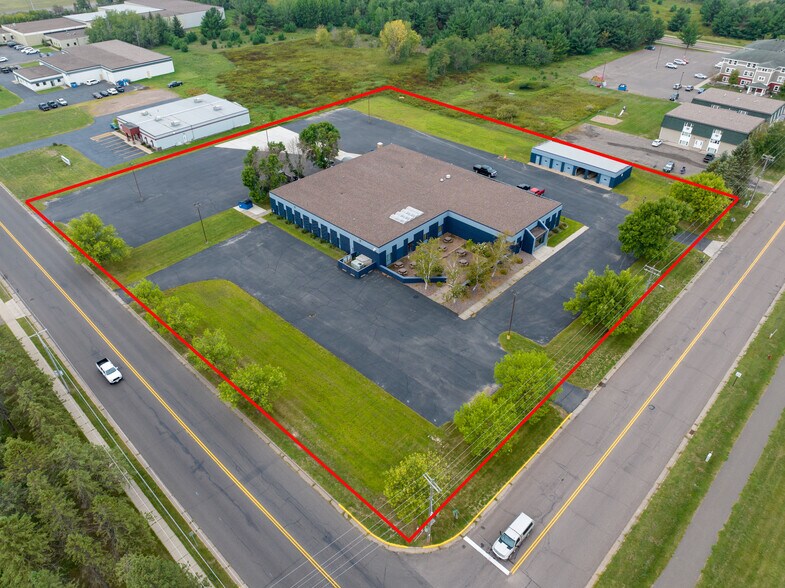 310 W South St, Rice Lake, WI à louer - Photo de l’immeuble – Image 2 sur 13