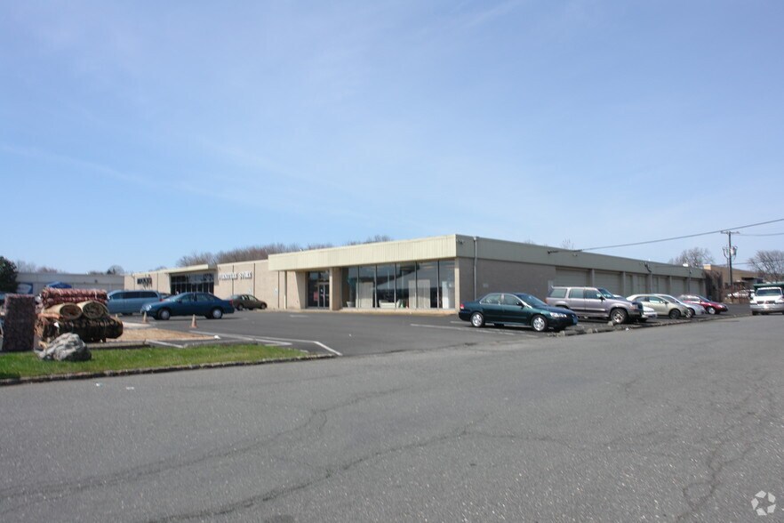 10 Stern Ave, Springfield, NJ à louer - Photo de l’immeuble – Image 1 sur 3