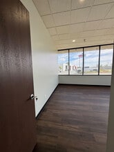 1611 W Pomona Rd, Corona, CA à louer Photo intérieure– Image 2 sur 6