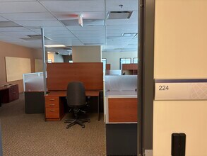 4000 4th St SE, Calgary, AB à louer Photo intérieure– Image 1 sur 10