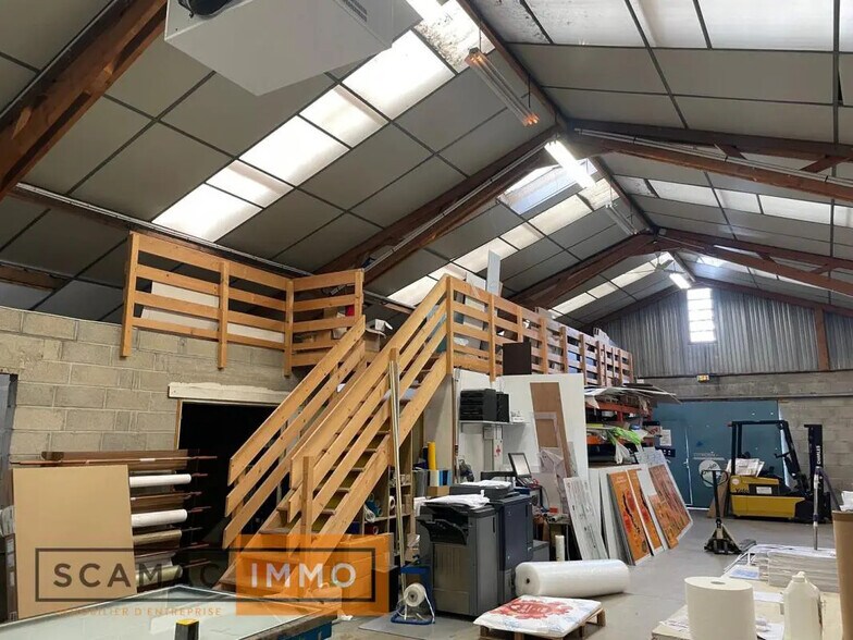 Local d'activités dans Savigny-le-Temple à vendre - Photo intérieure – Image 1 sur 5
