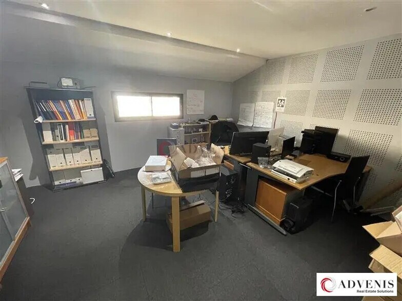 Local d’activités dans Mérignac à louer - Photo de l’immeuble – Image 3 sur 12