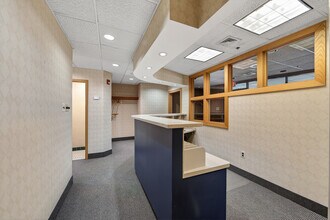 467 Pennsylvania Ave, Fort Washington, PA à louer Photo intérieure– Image 2 sur 13