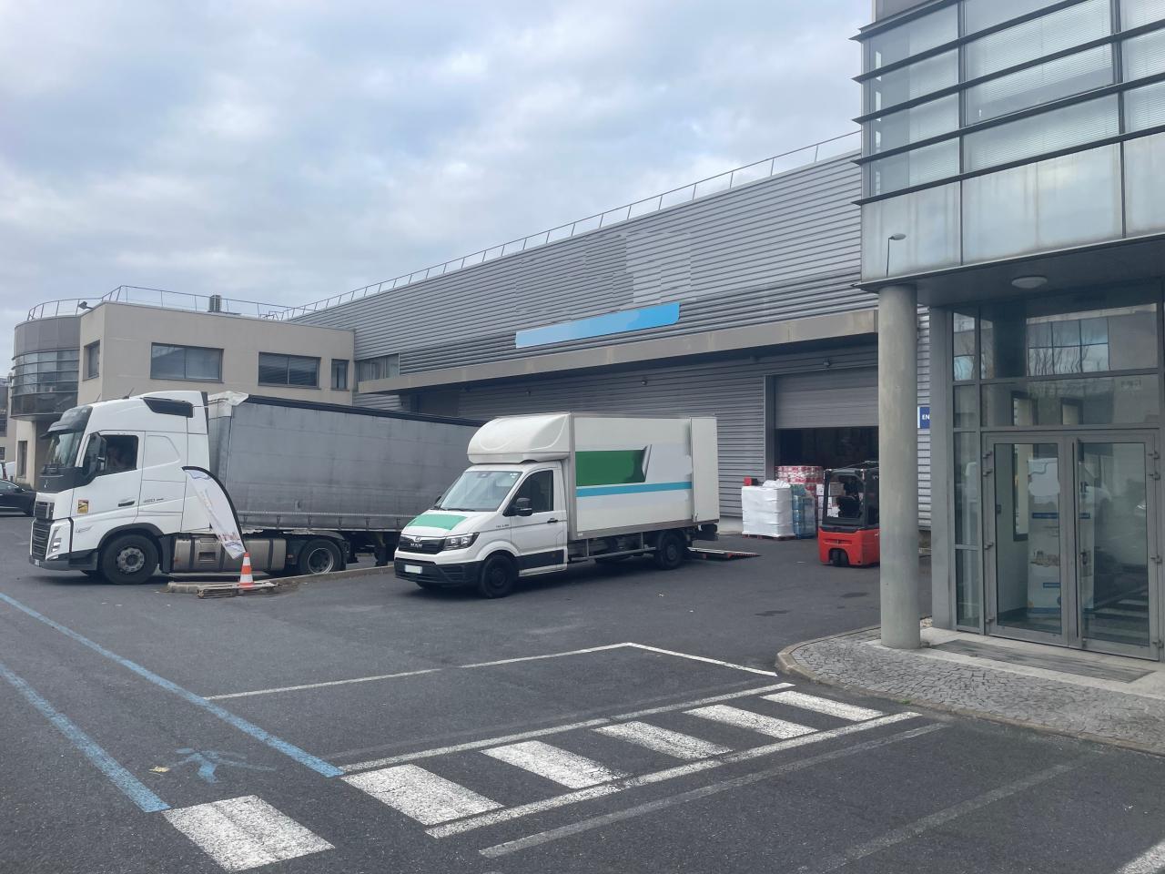 Local d’activités dans Gennevilliers à louer Photo de l’immeuble– Image 1 sur 13