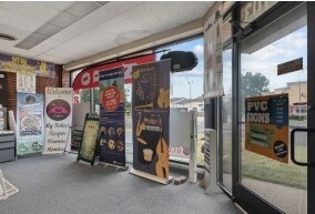 29103-29107 5 Mile Rd, Livonia, MI à vendre - Photo intérieure – Image 3 sur 8