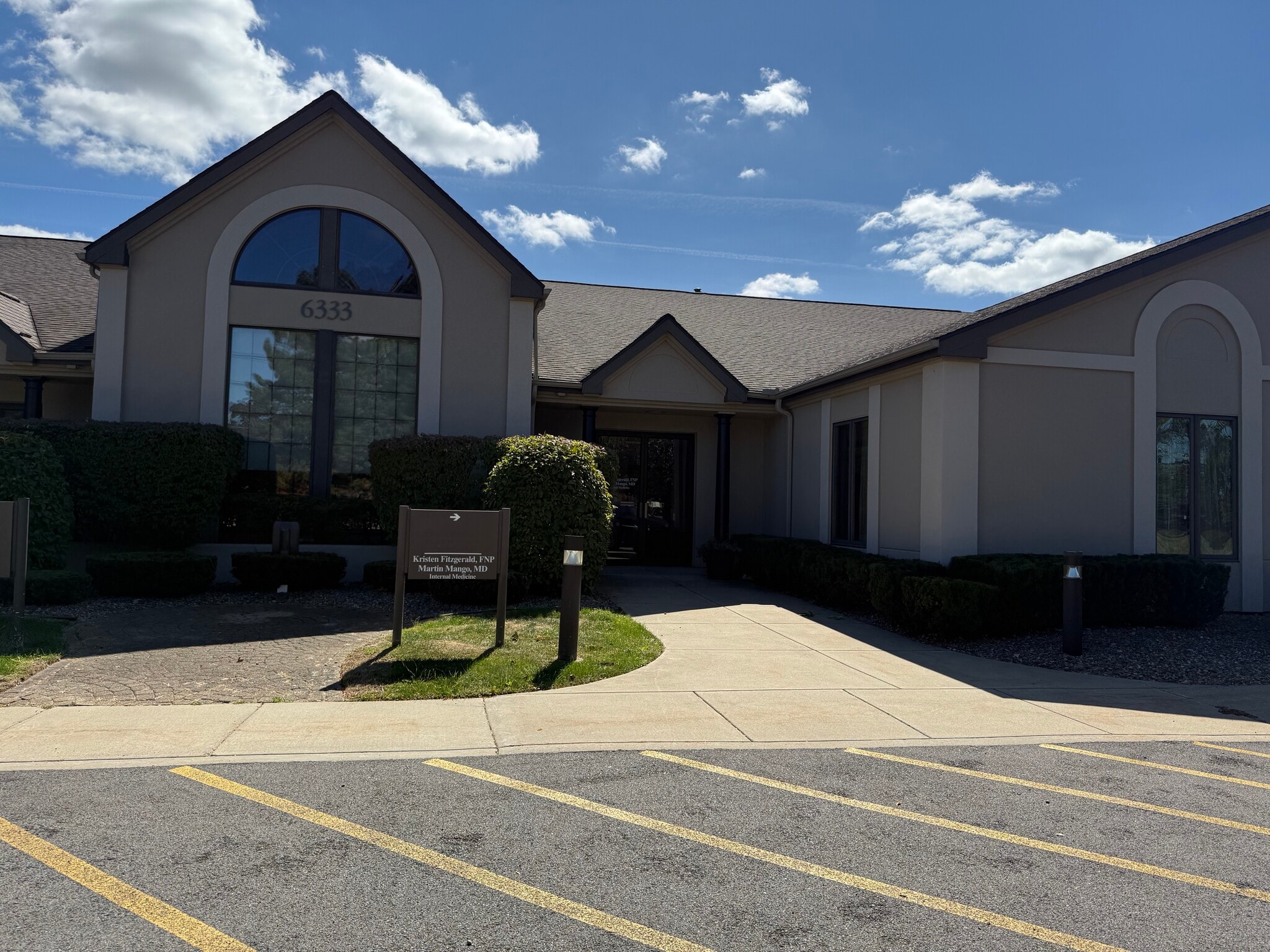 6333 Main St, Buffalo, NY à louer Photo de l’immeuble– Image 1 sur 2