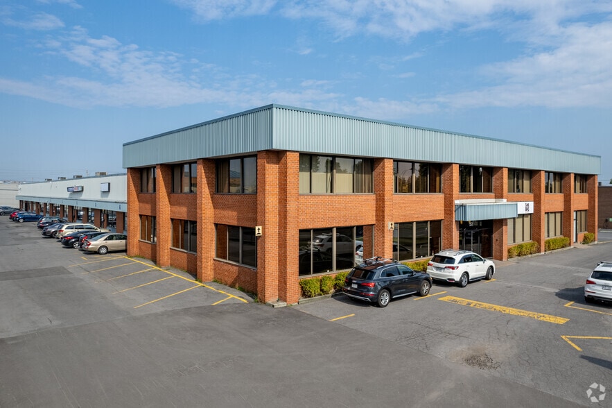 151 Boul De Mortagne, Boucherville, QC à louer - Photo principale – Image 1 sur 13