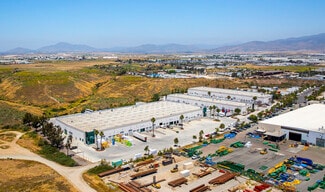 Plus de détails pour 6754 Calle De Linea, San Diego, CA - Industriel/Logistique à louer