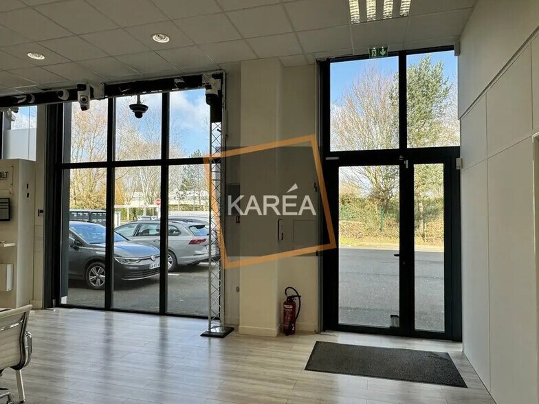 Local d’activités dans Serris à louer - Photo de l’immeuble – Image 2 sur 10