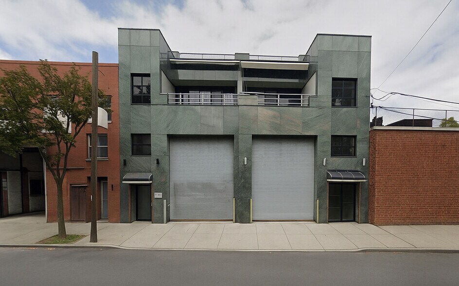 24-24 49th St, Astoria, NY à vendre - Photo de l’immeuble – Image 1 sur 7