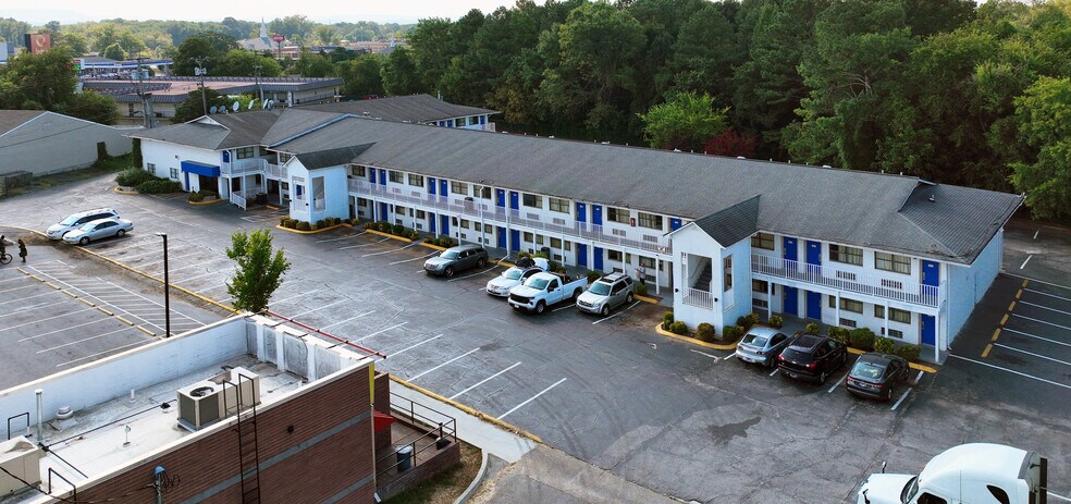 7707 Lee Hwy, Chattanooga, TN à vendre - Photo principale – Image 1 sur 29