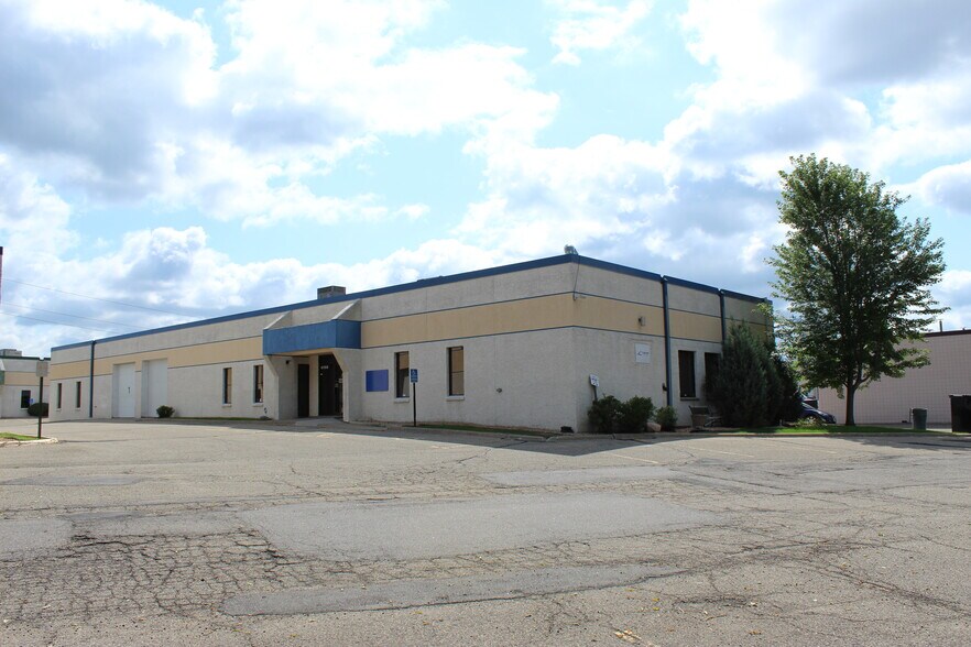 6126-6158 Olson Memorial Hwy, Golden Valley, MN à louer - Photo de l’immeuble – Image 2 sur 14