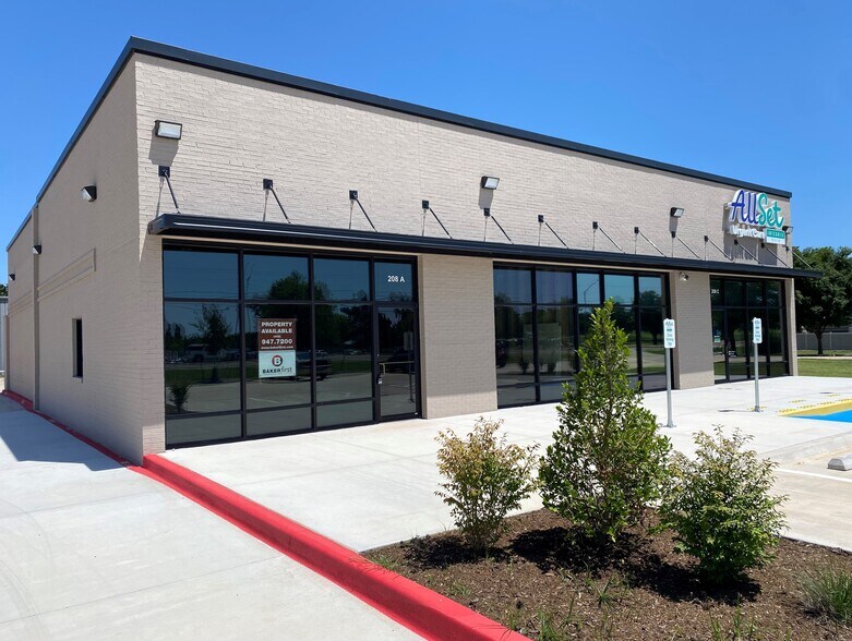 208 S Douglas Blvd, Midwest City, OK à louer - Photo de l’immeuble – Image 1 sur 5