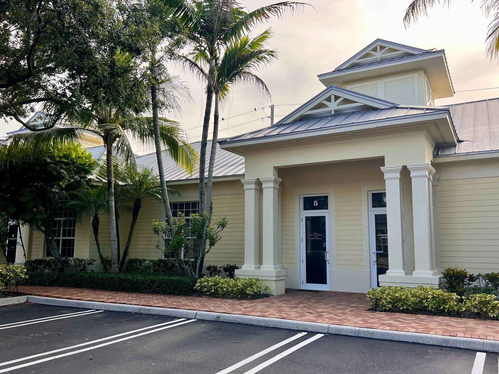 1935 Commerce Ln, Jupiter, FL à vendre Photo de l’immeuble– Image 1 sur 10