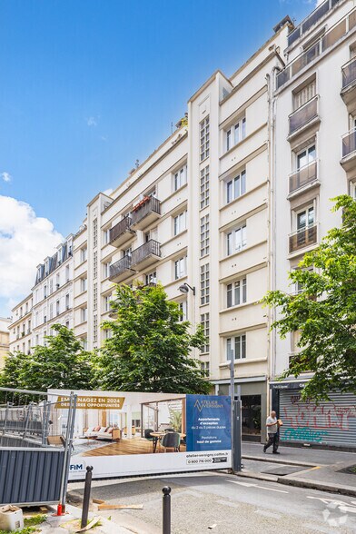 13 Rue Versigny, Paris à louer - Photo principale – Image 1 sur 7