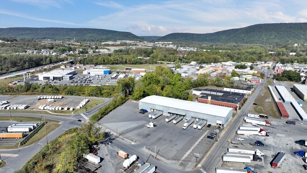 280 Grand St, Hamburg, PA à vendre - Photo de l’immeuble – Image 2 sur 32