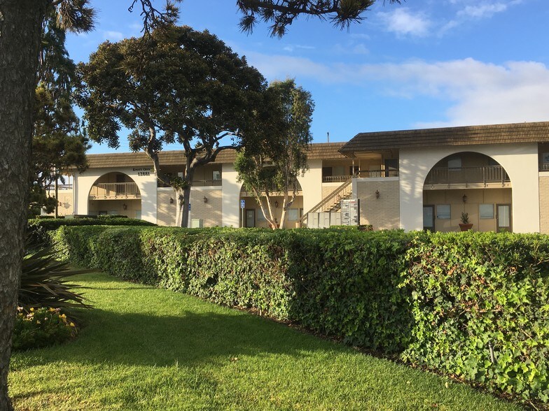 12881 Knott St, Garden Grove, CA à louer - Photo principale – Image 1 sur 5