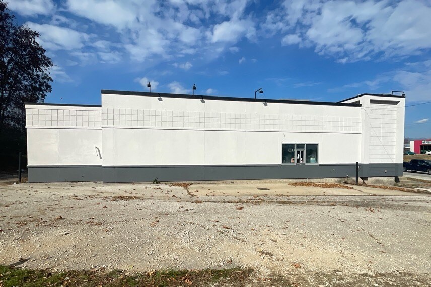 3827 Indiana 37, Mitchell, IN à vendre - Photo de l’immeuble – Image 2 sur 4