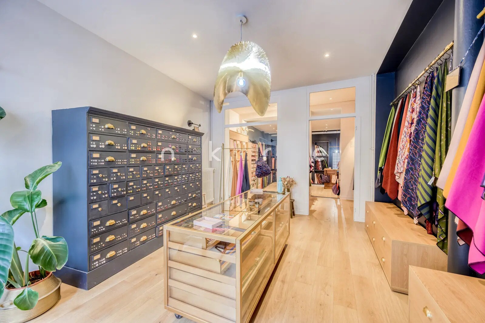 Local commercial dans Paris à louer Photo de l’immeuble– Image 1 sur 11