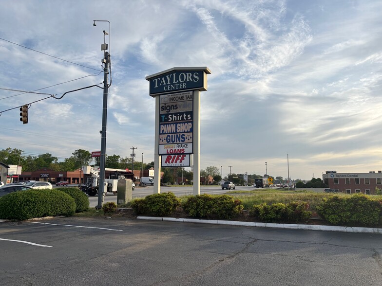 3180-3190 Wade Hampton Blvd, Taylors, SC à louer - Photo de l’immeuble – Image 2 sur 2