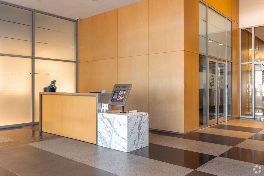 1722 Routh St, Dallas, TX à louer - Hall d’entrée – Image 2 sur 19