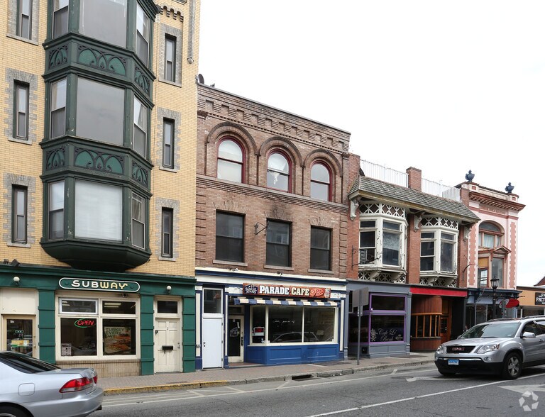 8 Bank St, New London, CT à louer - Photo de l’immeuble – Image 1 sur 28