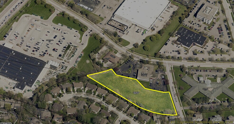 2285 Valley Creek Dr, Elgin, IL à vendre - Photo de l’immeuble – Image 2 sur 3
