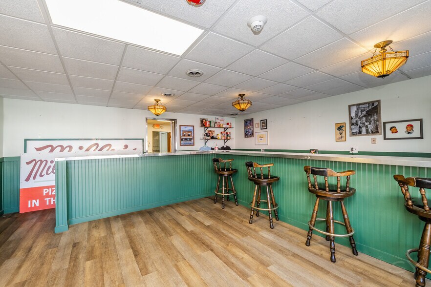6737 Roosevelt Rd, Berwyn, IL à louer - Photo intérieure – Image 3 sur 9