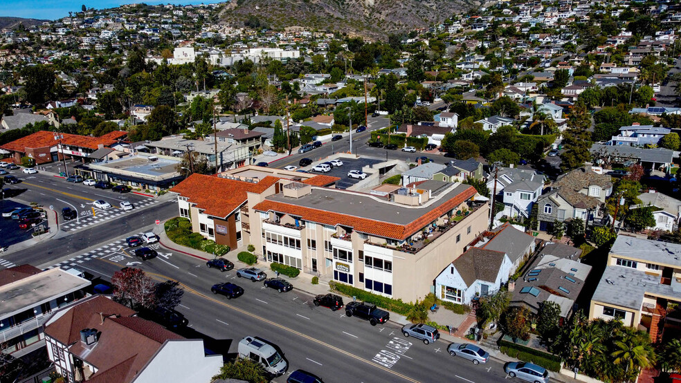 900-944 Glenneyre St, Laguna Beach, CA à louer - Photo de l’immeuble – Image 1 sur 22