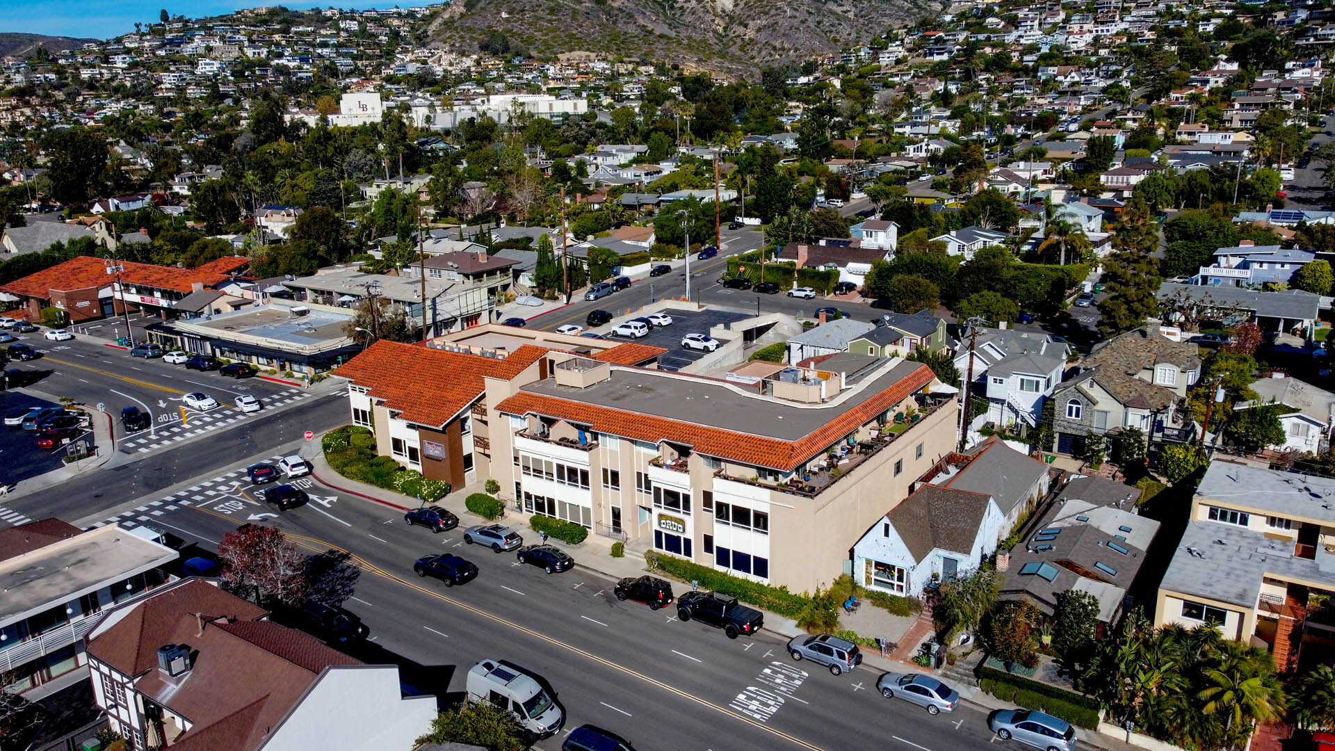 900-944 Glenneyre St, Laguna Beach, CA à louer Photo de l’immeuble– Image 1 sur 23