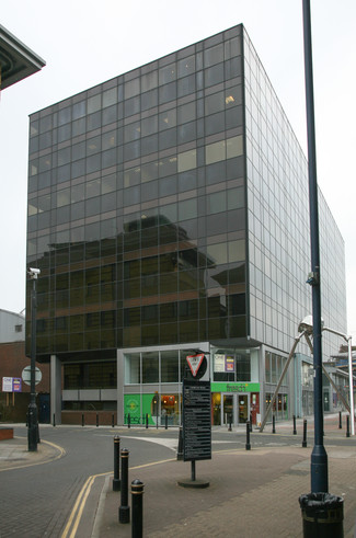 Plus de détails pour One Crown Sq, Woking - Bureau à louer