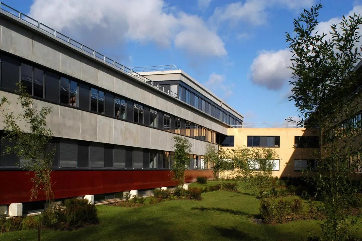Bureau dans Champs-sur-Marne à vendre Photo de l’immeuble– Image 1 sur 6