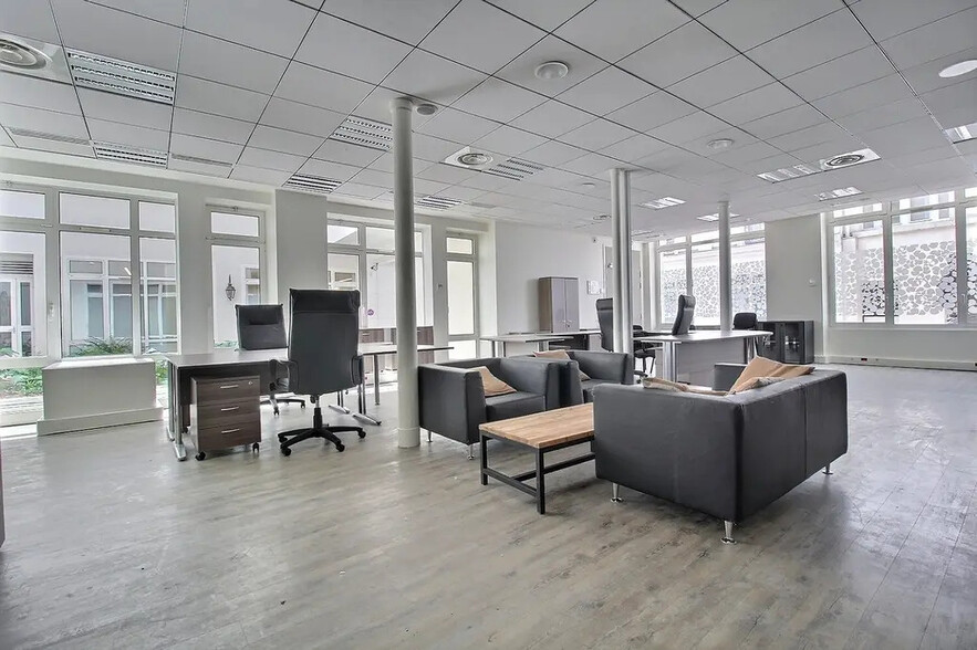 50 Rue De Paradis, Paris à louer - Photo de l’immeuble – Image 1 sur 8