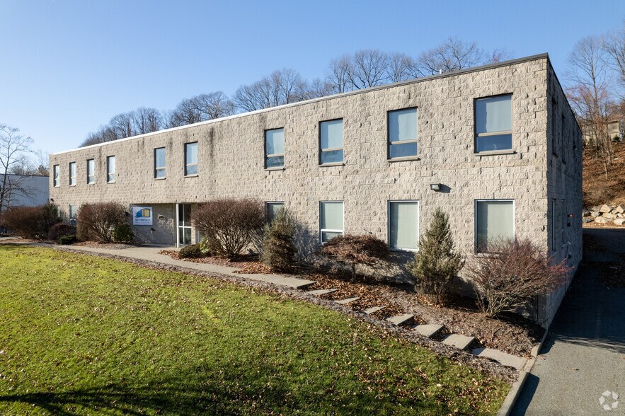 550 Commerce St, Franklin Lakes, NJ à louer - Photo principale – Image 1 sur 31