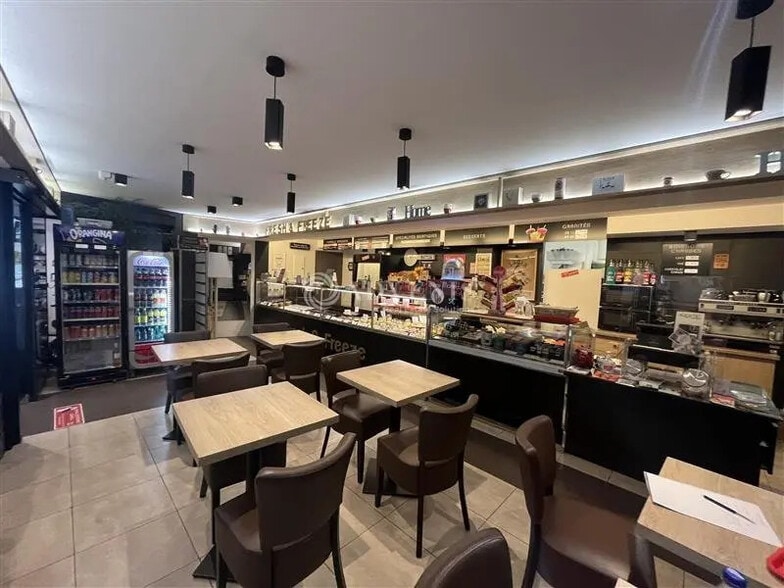 Local commercial dans Brive-la-Gaillarde à louer - Photo de l’immeuble – Image 3 sur 5