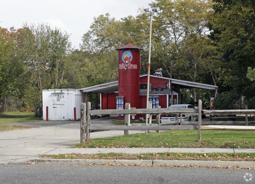 295 Lake Ave, Saint James, NY à louer - Photo principale – Image 2 sur 18