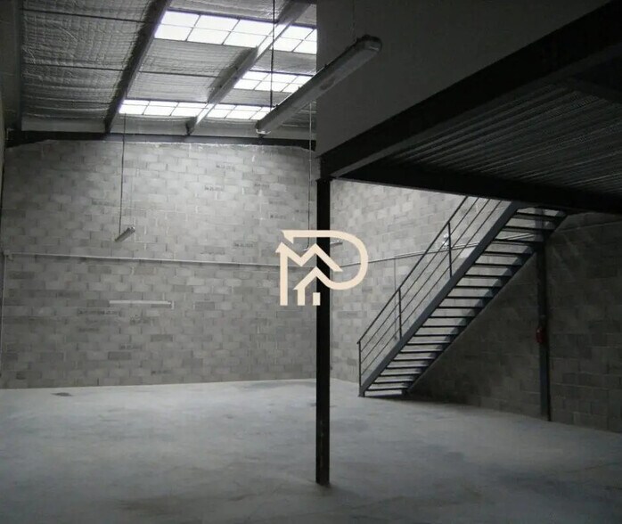 Industriel/Logistique dans Gémenos à louer - Photo de l’immeuble – Image 1 sur 5