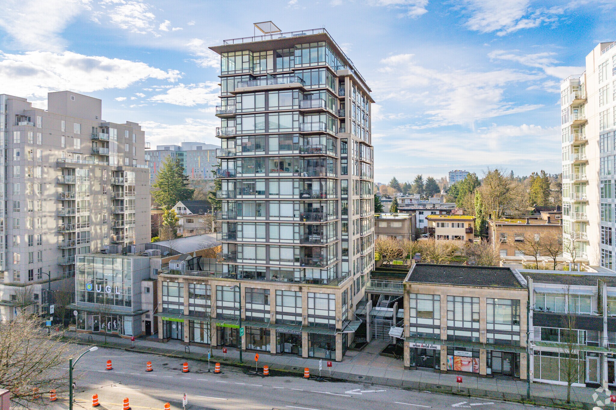 1060-1066 W Broadway, Vancouver, BC à vendre Photo principale– Image 1 sur 3