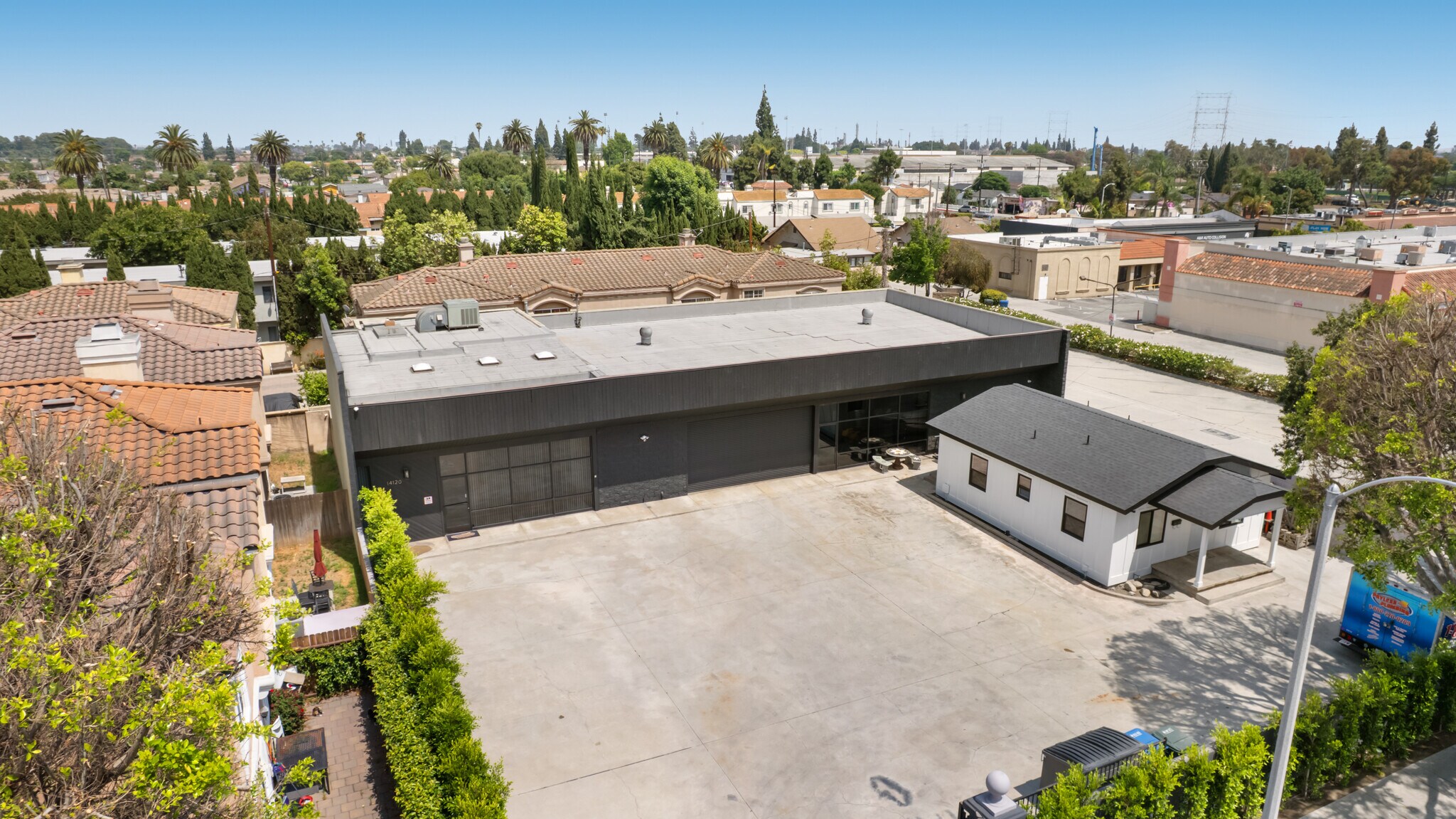 14128 Paramount Blvd, Paramount, CA à vendre Photo de l’immeuble– Image 1 sur 34