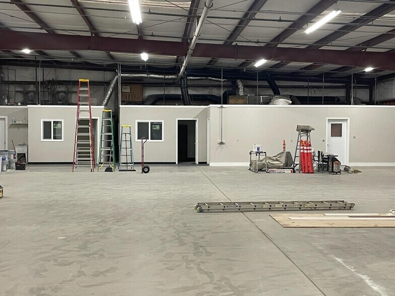 600 Delano Dr, Oakdale, CA à louer - Photo de l’immeuble – Image 3 sur 15
