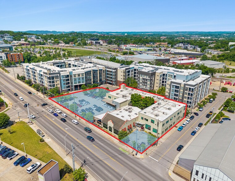 2300 Charlotte Ave, Nashville, TN à vendre - Photo principale – Image 1 sur 16